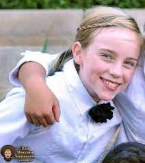 Она у себя дома сочиняет и записывает мелодичные и мрачные в детстве айлиш увлекалась лошадьми, и родители оплатили ей несколько уроков верховой езды. Billie Eilish Biografiya Foto Pesni Lichnaya Zhizn Albomy Klipy Rost Ves Kak Menyalis Znamenitosti