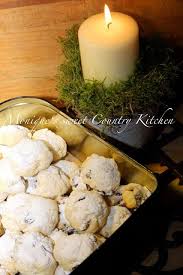 Typisch Fur Die Weihnachtszeit Ist Der Traditionelle Stollen Eine Weihnacht Ohne Einen Christstoll Mini Stollen Weihnachten Kekse Backen Kekse Backen Rezept