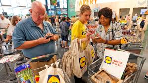Skirtingose lidl parduotuvėse gali būti skirtingų dydžių, spalvų ar modelių prekės. Lidl Will Open 25 New Us Grocery Stores Over The Next Year Cnn Business