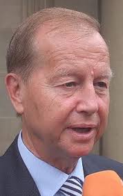 Friedrich merz ist vizepräsident des wirtschaftsrates der cdu e.v friedrich merz. Friedrich Bohl Wikipedia