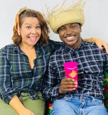 Fernanda rodrigues de souza was seen acting for the first time in a doll commercial when she was 5. Thiaguinho Se Declara Para Fernanda Souza E Fas Vao A Loucura