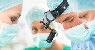Versucht man, die beläge zu entfernen, blutet es meist. Tonsillektomie Mandeloperation Wann Ist Sie Notwendig Netdoktor