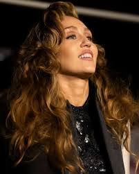 Kathy Casanova's Instagram, Twitter & Facebook