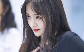郑爽, sinh ngày 22 tháng 8 năm 1991) là nữ diễn viên người trung quốc nổi tiếng với vai diễn đầu tay sở vũ tiêm trong phim truyền hình cùng ngắm mưa sao băng (一起来看流星雨). Ä'áº¡o Diá»…n Ná»•i Tiáº¿ng Cho Ráº±ng Trá»‹nh Sáº£ng Váº«n Con CÆ¡ Há»™i Ä'á»ƒ Trá»Ÿ Láº¡i