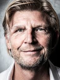 Robert Kuiper's Instagram, Twitter & Facebook