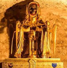 The purported skull of Mary Magdalene displayed in a golden reliquary at  the basilica of Saint-Maximin-la-Sainte-Baume, in Southern France 💀 The  skull was analyzed in 1974 and has remained sealed inside a