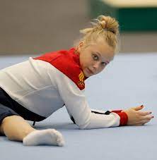 Foi medalhista de prata por equipes nos jogos olímpicos de 2016, no rio de janeiro. Datei Angelina Melnikova 2016 Jpg Wikipedia