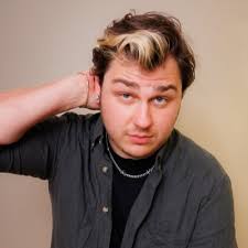 Liam Alexandru (@liam_alexandru)