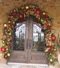 25 Beautiful Red And Gold Christmas Decor Ideas Gold Christmas Decorations Outdoor Christmas Decorations Brown Christmas Decorations