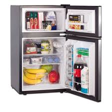 Black And Decker Mini Fridge With Separate Freezer Pin On Decor