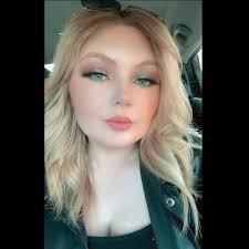 Wedding hair stylist in Winterset