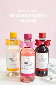 From beer labels and wine labels, wedding labels, cd and dvd label, business promotion, home decor, signs, birthday party, bridal and more. Learn How To Make These Chic Wine Bottle Wedding Favors