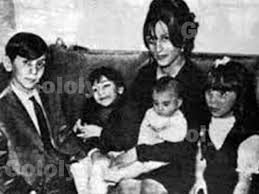 الشائعات تطارد فيروز وابنتها ترد. ÙÙŠØ±ÙˆØ² Ø¨Ø±ÙÙ‚Ø© Ø£Ø¨Ù†Ø§Ø¦Ù‡Ø§ ÙÙŠ Ù…Ø±Ø§Ø­Ù„ Ø¹Ù…Ø±ÙŠØ© Ù…Ø®ØªÙ„ÙØ© ØµÙˆØ±