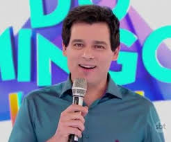 Celso yunes portiolli (nacido el 1 de junio de 1967) es un presentador de televisión y locutor brasileño. Domingo Legal Tera Novo Quadro Quarentena Do Portiolli Bastidores O Planeta Tv