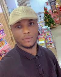 Happy Saturday to my beautiful peeps🥰 Y'all have been in the skincare  journey with me for 2 years now and I appreciate you so much. I wanted to  expand into something new