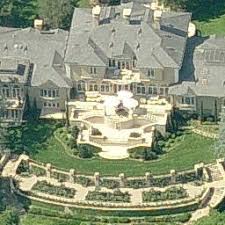 Oprah Winfrey House Pictures Celebrityhousepictures Com Oprah Winfrey House Celebrity Houses American Mansions