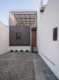 Galeria De La Casita Tres Mas Dos Arquitectos 7 In 2020 Interior Architecture Design Facade Architecture House Design