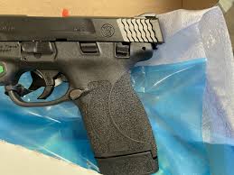 Smith Wesson M P 45 Shield M2 0 Crimson Trace Laser Green 3 30 Inch 6 1 7 1 Black Armornite Stainless New 45 Acp For Sale At Gunauction Com 17060485 The m&p45 shield is offered with or without a thumb safety and with or without a magazine i just shot the.45 and.40 shield handguns in one range session. smith wesson m p 45 shield m2 0