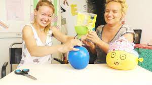 • legen sie das schmale ende des trichters in einen der ballons. Neuer Super Antistressball Fail Wie Viel Sand Passt Uberhaupt In Einen Ballon Super Lustig Youtube