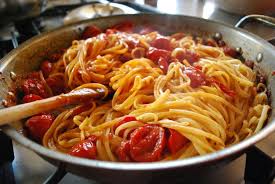 I noodles devono essere cotti prima di essere saltati al wok (eccetto gli spaghetti di soia e di riso che vanno solo messi in ammollo). Come Cucinare Una Pasta Al Pomodoro Da Dio Sara Carboni