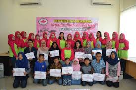 Jadi semacam peraturan internal bumn gitu. Penyerahan Beasiswa Kepada Anak Pegawai Bumn Berprestasi Iip Bumn