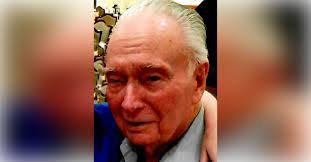 Gus Henry's Instagram, Twitter & Facebook