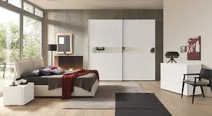 Camere matrimoniali moderne lineatre kucita gli esperti dell. Camera Da Letto In Laminato Bianco Frassinato Con Letto Contenitore Vendita Online Camera Da Letto In Laminato Bianco Frassinato Con Letto Contenitore In Offerta