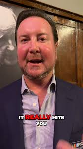 🤯 Steve Buckwalter drives to a transfer spot in F-Main #1 at the  #ChiliBowl powered by NOS Energy Drink with a broken left front shock!