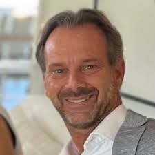 Senior Vice President, Leaf, Jhonys Diaz oversees all tobacco operations,  from leaf tobacco R&D, growing, procurement, processing, to cigar blending  and the newly created STG “talent incubator”…