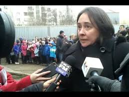 Aproape 170.000 de absolventi de liceu au sustinut in acest an, la nivel national, examenul de bacalaureat , dintre care 25.000 din promotii anterioare. Careu Liceul Eminescu Cluj 10 Decembrie Actualdecluj 1 Youtube