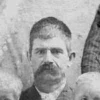 Ellen Manuel's Instagram, Twitter & Facebook