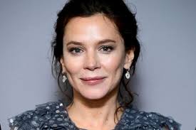 Her birthday, what she did before fame, her family life, fun trivia facts, popularity rankings, and more. Anna Friel Reveals She Was Just An Hour From Death After A Cyst On Her Ovary Burst Manchester Evening News