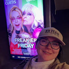 POV: How many films have you seen this year with a green seal?  #sustainability #sustainablefilmmaking #filmmaking #movie #moviescreening  #pedropascal