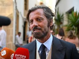 Quique Sánchez-Flores, orgullo de padre en la boda de su hija Paty