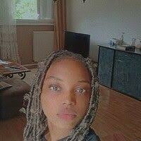 Effie Trihas: Screenwriter in Tampa, Florida.