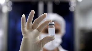 A desenvolvida pelo laboratório britânico astrazeneca com a universidade de oxford junto à fundação fiocruz do. H7tjijhkonfmim