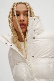 Karlie Hood's Instagram, Twitter & Facebook