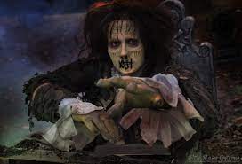 Main roles were performed by bette midler, sarah jessica parker, and kathy najimy, with omri katz, thora birch, and vinessa shaw in supporting roles. Billy Butcherson Hocus Pocus Fx Makeup Stan Winston School Of Character Arts Forums