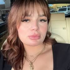 Bella Van Aken (@bella_bluu) • Instagram photos and videos