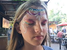 Who can paint a few rooms inside?