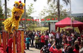 Nah, oleh karenanya kami telah merangkum koleksi terbaru seputar hari raya cina 2020 taiwan yang bisa sobat jadikan ide. Sambutan Tahun Baru Cina 2018