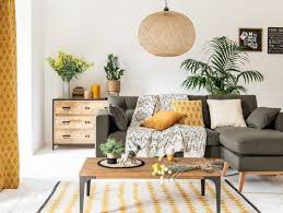 Le Bon Mix La Deco Kaki Et Jaune Moutarde En 2020 Decoration Salon Jaune Decoration Salon Gris Et Jaune Deco Kaki