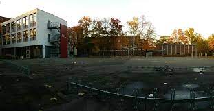 Am mittwoch, den 2.6.2021, hat die realschule am stadtpark einen ganz besonderen gast über das videokonferenztool teams empfangen. Asbestgefahr In Leverkusener Schule