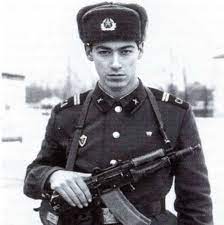 К 5 годам мальчик уже читал и знал наизусть все страны и. Biografiya Dmitriya Gordona Lichnaya Zhizn Semya Zheny Foto