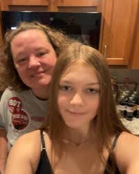 Alexis Toth's Instagram, Twitter & Facebook