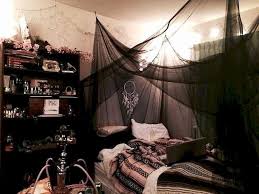 Awesome 37 Extraordinary Room Decor Ideas For Bedroom Grunge Bedroom Emo Bedroom Halloween Bedroom