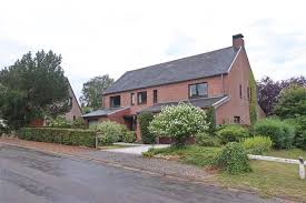 A Vendre Villa A Wavre 449 000 Dans Le Quartier De Cheremont Villa 6 Chambres De 300m Sur Un Terrain De 9 44 Ares Orientee Ouest Situee A 5 Min D