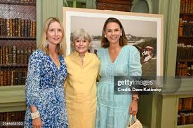 Elisabeth Millard, Muffett Blake and Mary Van Pelt attend the Slim... News  Photo