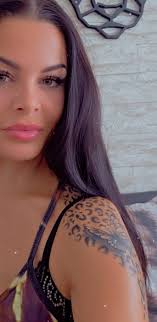 We got $3000 for any female that doesn't have a butterfly 🦋🦋🦋 tatto and  she's older than 25 years of age 🇺🇸 ❤