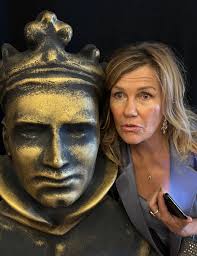 Robyn Malcolm tells all